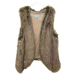 Skies Are Blue Faux Fur Vest in Brown